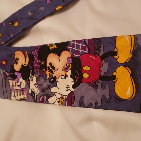 Disney Mickey and Minnie Mouse Tie - Picture 2 of 4